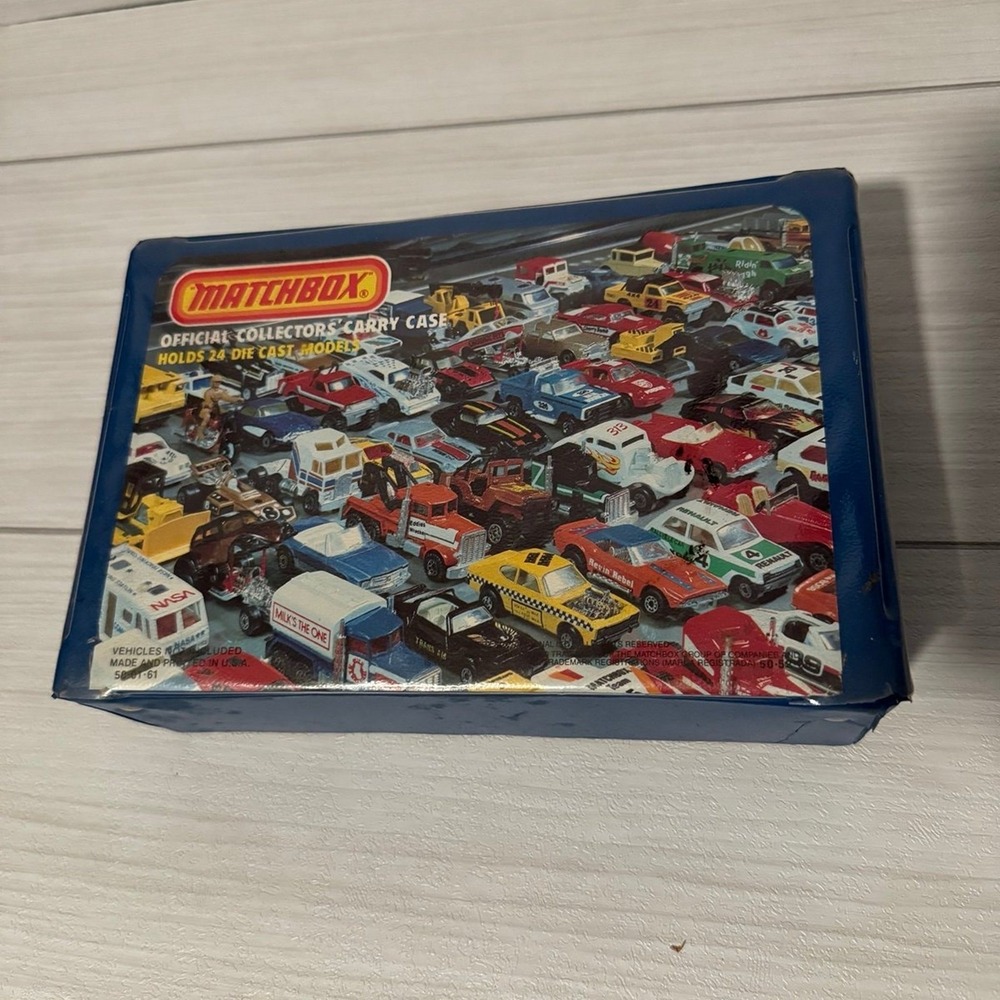 Matchbox Official Collectors Carry Case 24 Die Cast‎ Models Lot Vintage